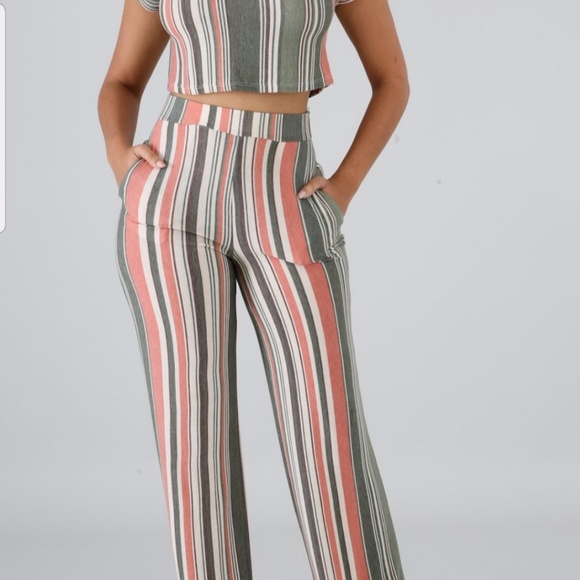 Cute, Plus Size Two Piece Set - Picture 4 of 4